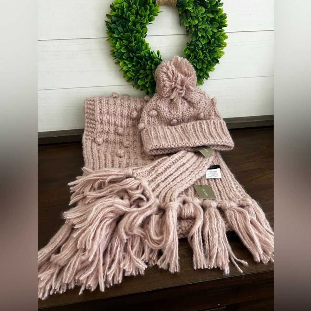 J.Crew Pink Chunky knit bobble scarf and beanie NWT
70"L x 12"W.